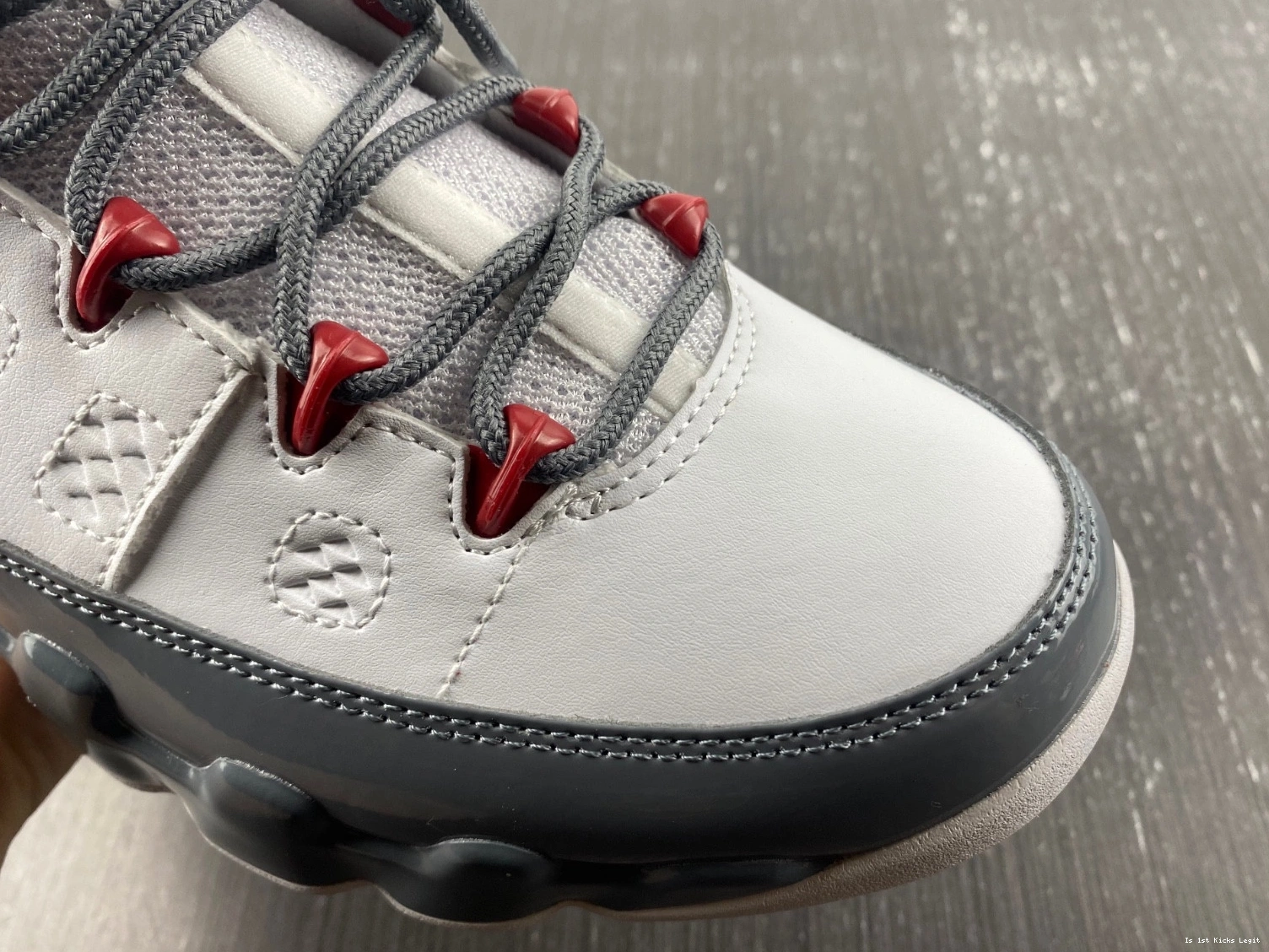 9 Red Jordan Fire CT8019-162 Air 1003